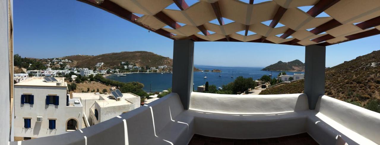 View * Γροίκος